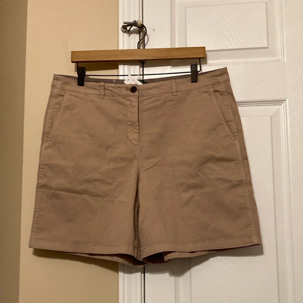 JCrew 7” heritage chino shorts